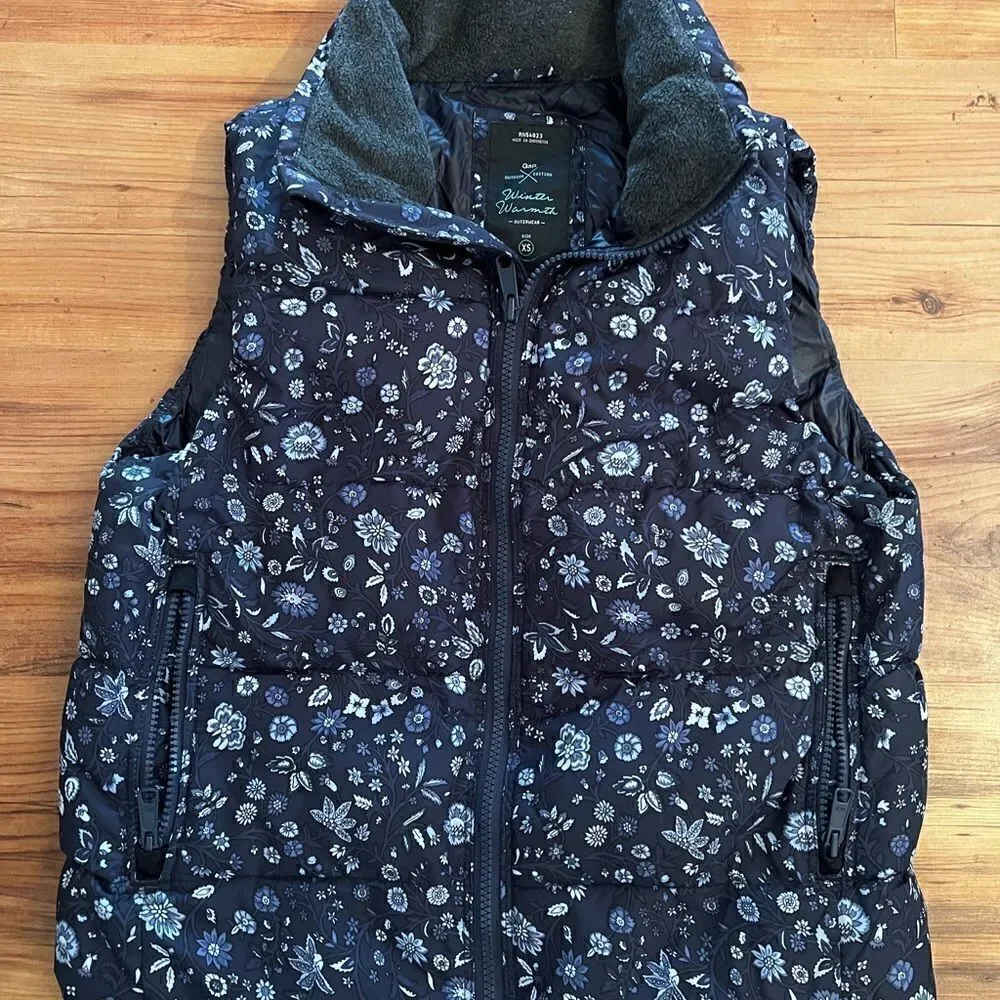 GAP Winter Warmth Floral Vest Womens XS